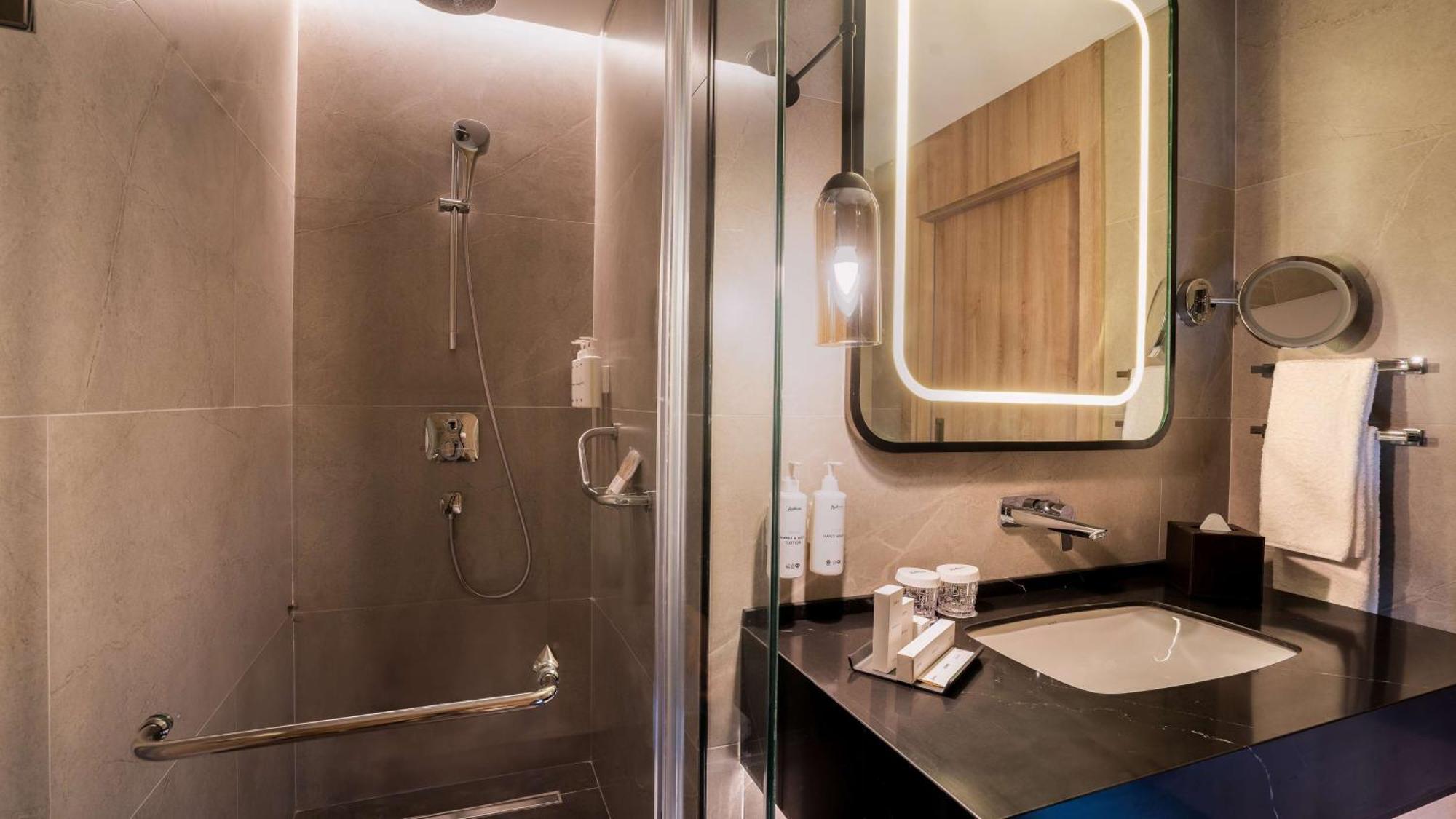 Radisson Hotel Istanbul Merter Eksteriør bilde